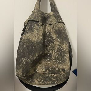 EUC Lululemon On My Level crossbody